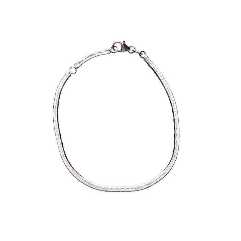 Rylee armbånd i sølv fra Pico Copenhagen – flad slange kæde, justerbar 16–18 cm.